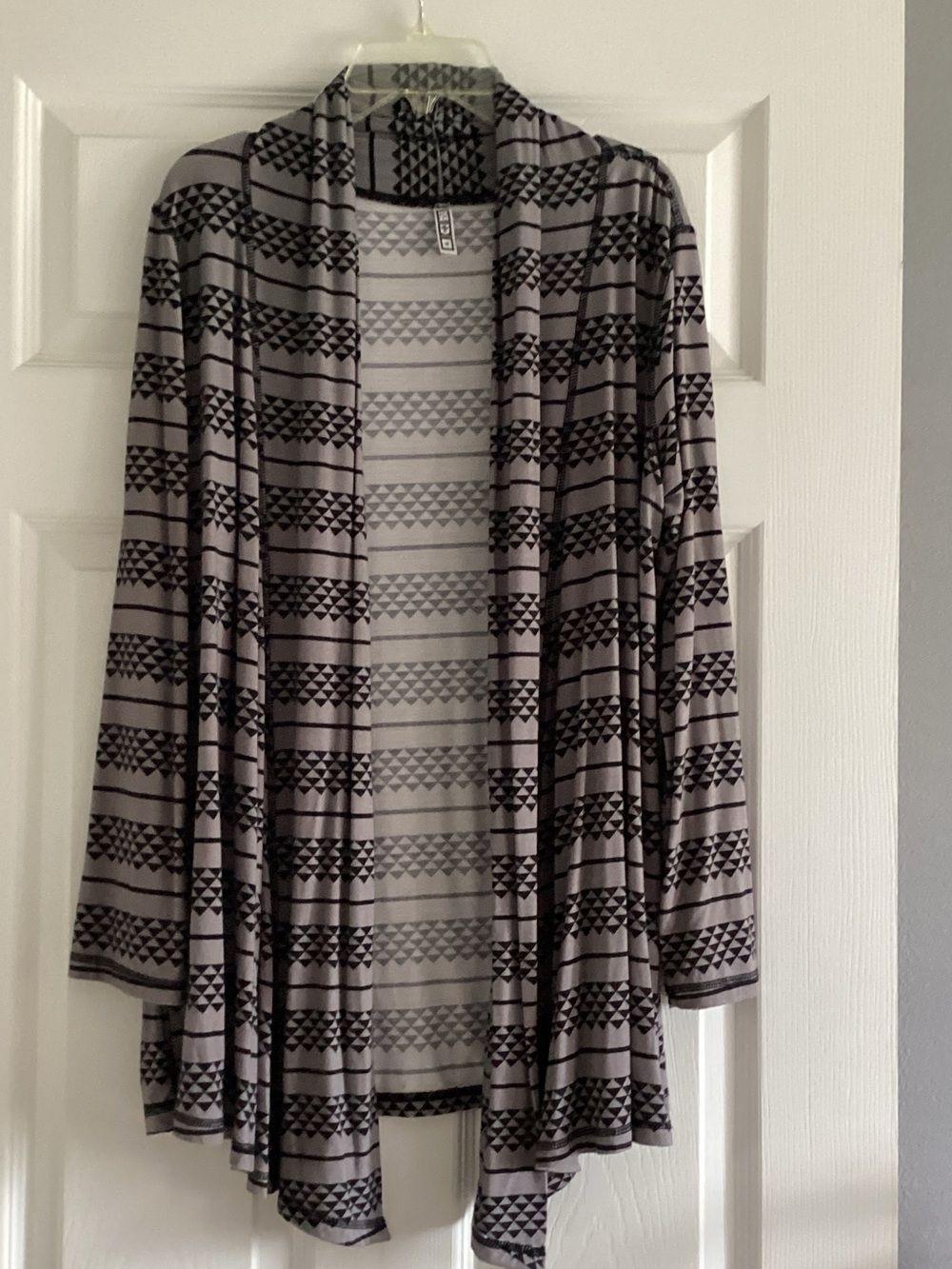 Women's Light Gray & Black Open-Front Geometric Stripe Cardigan